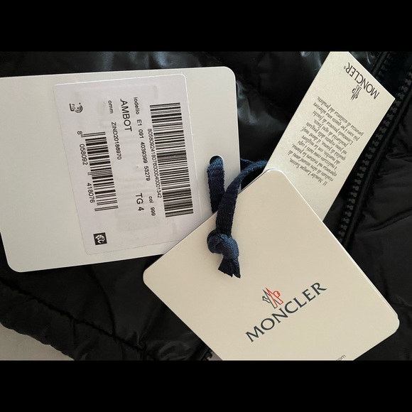 Men’s montcler puffer - Picture 2 of 10